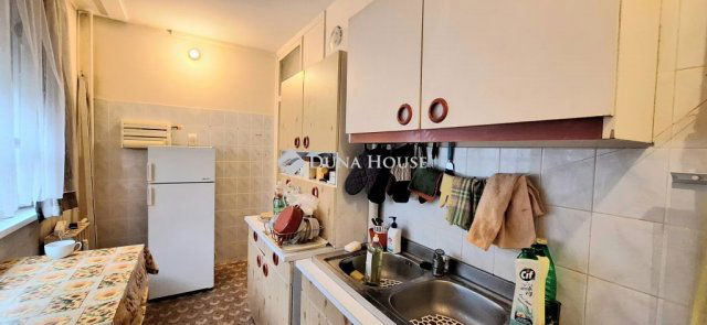 Eladó panellakás, Kecskeméten 49 M Ft, 3 szobás