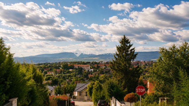 Eladó családi ház, Szentendrén 95 M Ft, 3 szobás