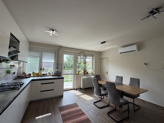 Eladó családi ház, Ürömön 155 M Ft, 7 szobás