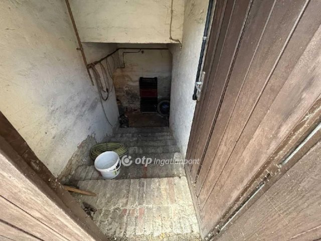 Eladó családi ház, Bagon 81 M Ft, 6+1 szobás