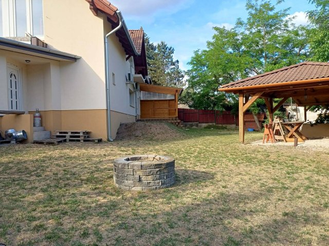 Eladó családi ház, Pilisszentivánon 175 M Ft, 4 szobás