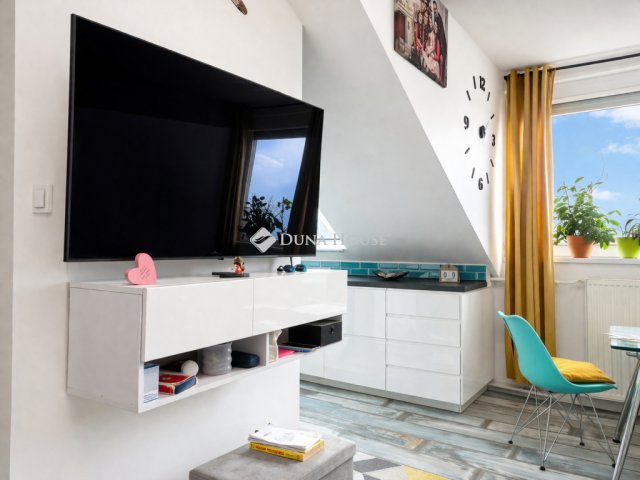 Eladó téglalakás, Békéscsabán 54.5 M Ft, 5 szobás