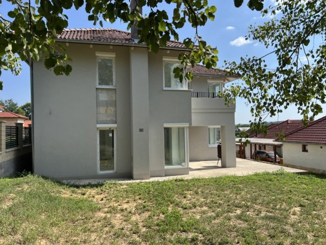 Eladó családi ház, Kaposváron 149.9 M Ft, 6 szobás