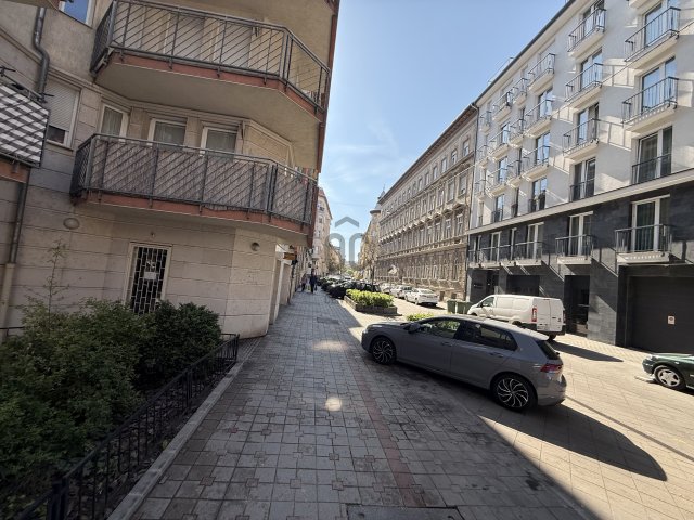Eladó garázs, Budapesten, VII. kerületben, Rózsa utcában