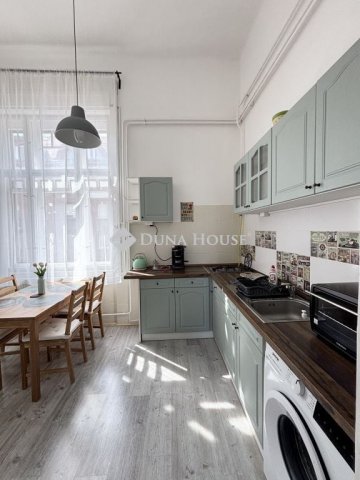 Eladó téglalakás, Debrecenben 54.9 M Ft, 1 szobás