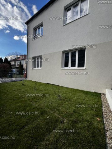 Eladó téglalakás, Vácon 89 M Ft, 2+1 szobás