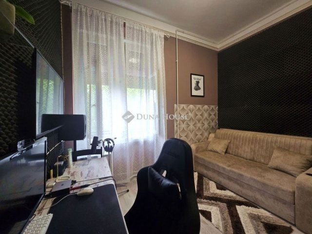 Eladó téglalakás, Budapesten, VIII. kerületben 69.9 M Ft