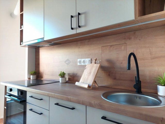 Eladó panellakás, Pécsett 55.9 M Ft, 2 szobás