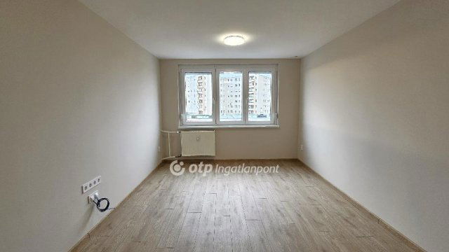 Eladó panellakás, Székesfehérvárott 60.5 M Ft, 2 szobás