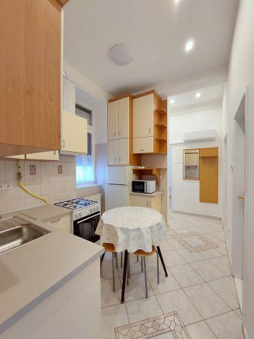 Kiadó téglalakás, albérlet, Szegeden, Szent Ferenc utcában