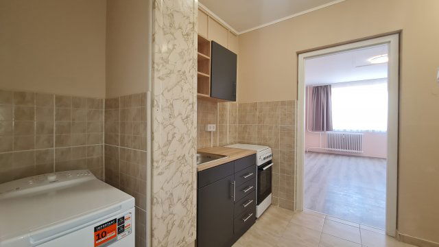 Kiadó panellakás, albérlet, Dunaújvárosban, Mátyás Király úton