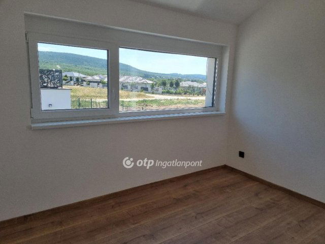 Eladó ikerház, Budajenőn 175 M Ft, 4+1 szobás