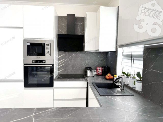 Eladó családi ház, Kecskeméten 94.99 M Ft, 5 szobás