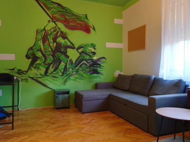 Eladó téglalakás, Pécsett 36.8 M Ft, 1 szobás