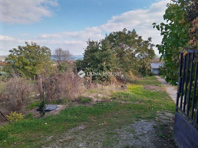 Eladó nyaraló, Balatonalmádiban 92 M Ft, 4 szobás