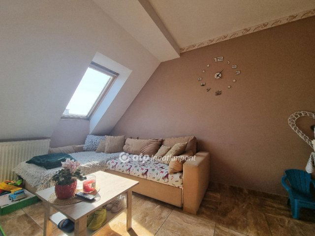 Eladó téglalakás, Pápán 32.46 M Ft, 1+1 szobás