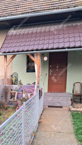 Eladó téglalakás, Komáromban 34.75 M Ft, 2 szobás