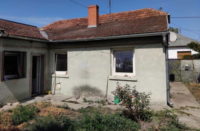 Eladó családi ház, Kecskeméten 20 M Ft, 5 szobás