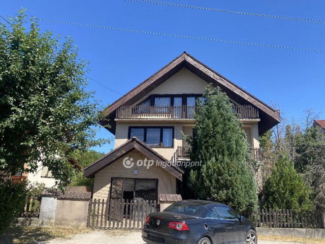 Eladó családi ház, Diósjenőn 64.9 M Ft, 3 szobás