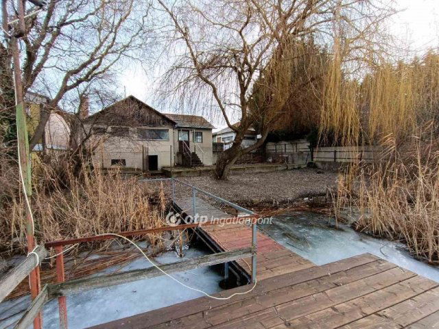 Eladó családi ház, Áporkán 85 M Ft, 1+2 szobás