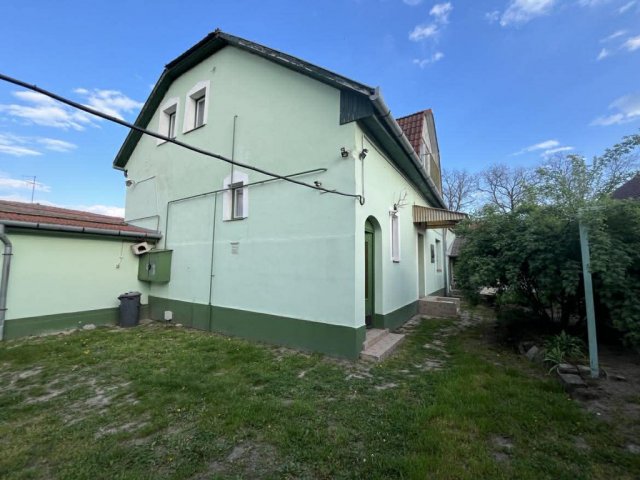 Eladó családi ház, Kecskeméten 55 M Ft, 13 szobás