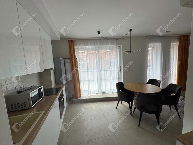 Kiadó téglalakás, albérlet, Székesfehérvárott 300 E Ft / hó