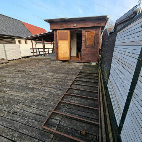 Eladó nyaraló, Oroszlányban 16 M Ft, 1 szobás