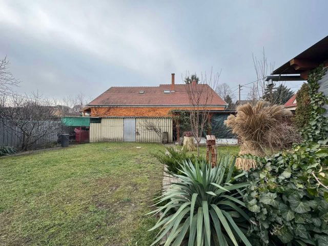 Eladó családi ház, Vácon, Eperfa utcában 145 M Ft, 3+1 szobás