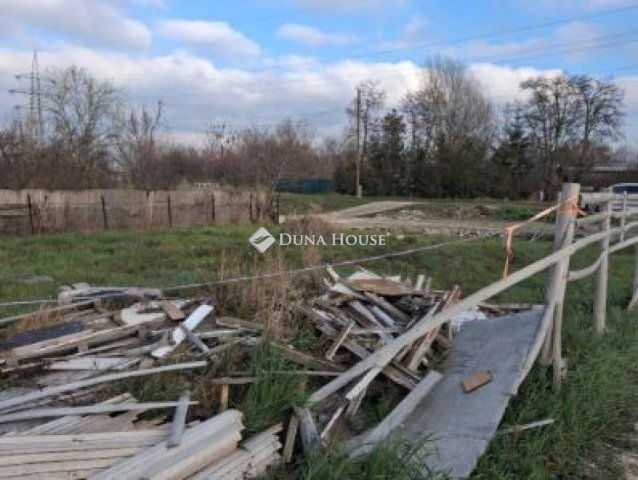 Eladó telek, Budapesten, III. kerületben 65 M Ft