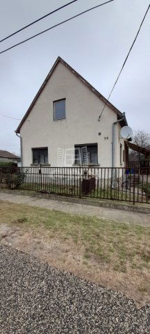 Eladó családi ház, Szigethalmon 59.9 M Ft, 3 szobás