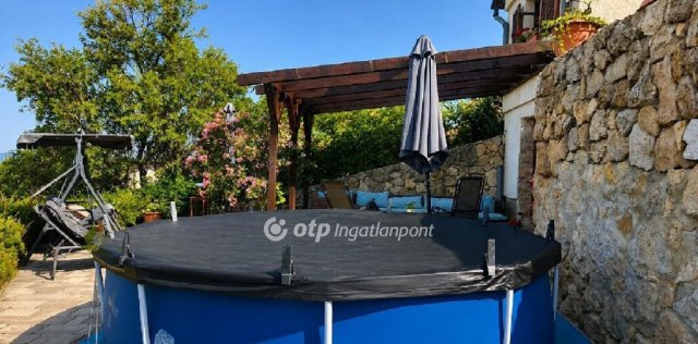 Eladó nyaraló, Bajon 74.9 M Ft, 2 szobás / költözzbe.hu