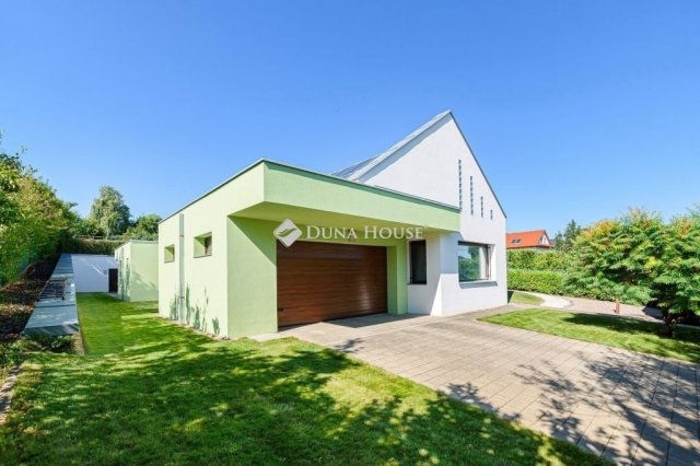 Eladó családi ház, Herceghalomon 240 M Ft, 4 szobás