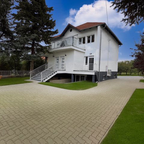 Eladó családi ház, Székesfehérvárott 85.9 M Ft, 4 szobás