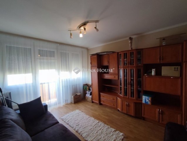Eladó panellakás, Kecskeméten 42.99 M Ft, 2 szobás