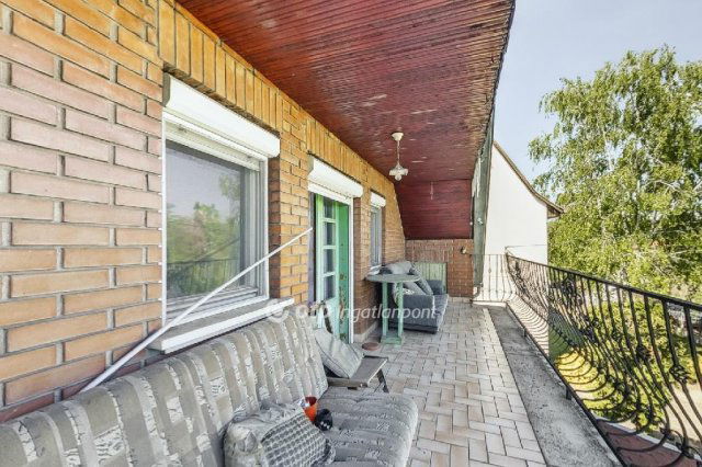 Eladó nyaraló, Cegléden 119.5 M Ft, 5+1 szobás