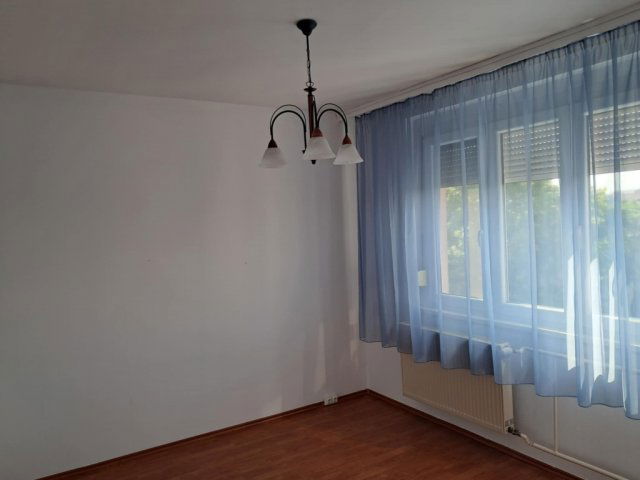 Eladó panellakás, Székesfehérvárott 47.99 M Ft, 2 szobás