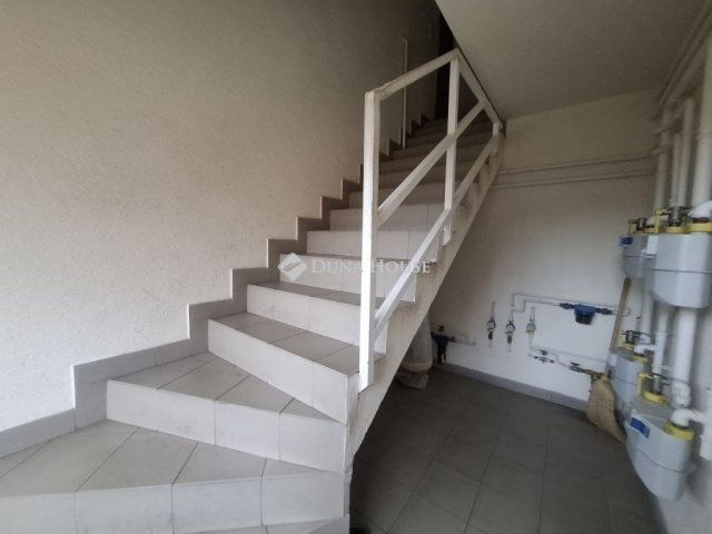 Eladó téglalakás, Budapesten, XVIII. kerületben 87.5 M Ft