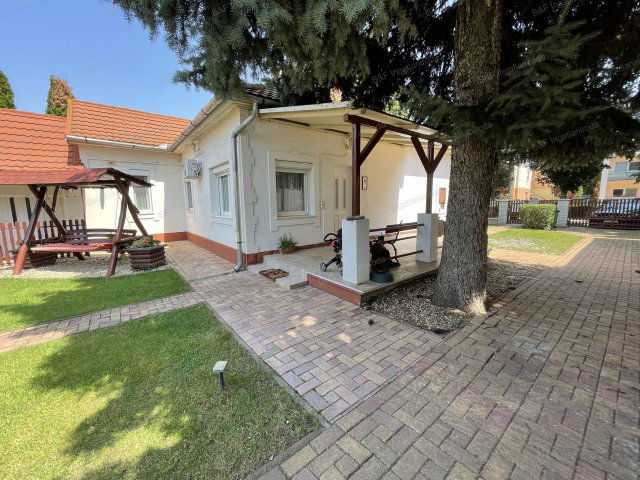 Eladó családi ház, Hajdúszoboszlón 79 M Ft, 6 szobás