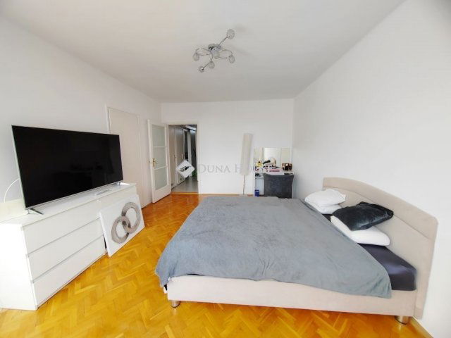 Eladó téglalakás, Szombathelyen 49 M Ft, 3 szobás