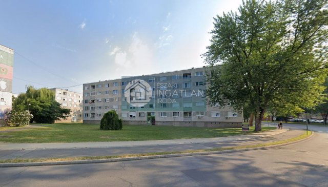 Eladó panellakás, Kazincbarcikán, Árpád Fejedelem téren