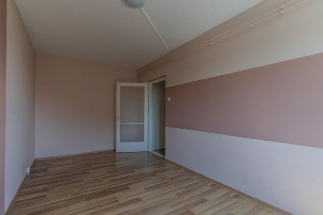 Eladó téglalakás, Baján 32 M Ft, 2 szobás
