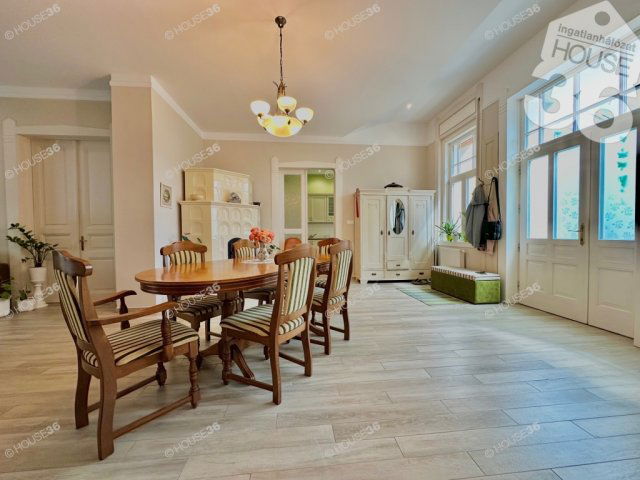 Eladó családi ház, Kecskeméten 220 M Ft, 5 szobás