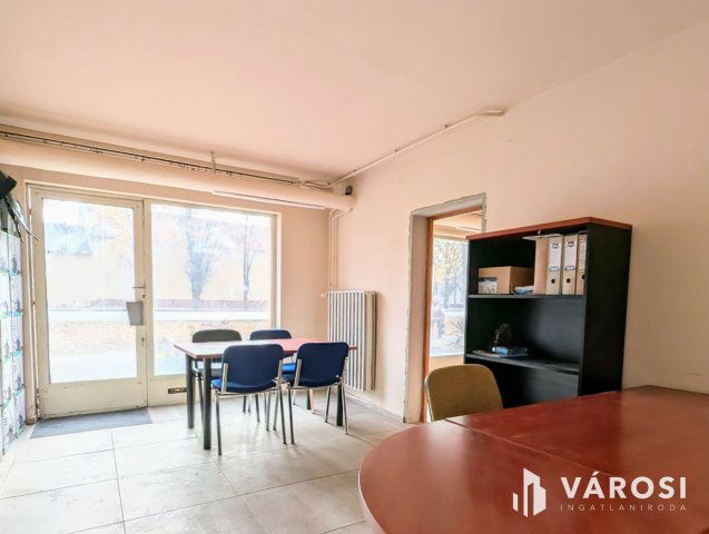 Eladó iroda, Békéscsabán 21 M Ft, 2 szobás