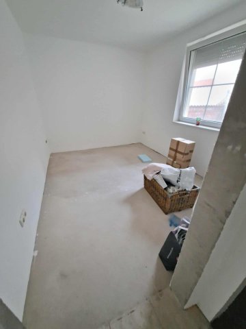 Eladó téglalakás, Pécsett 87.9 M Ft, 5 szobás