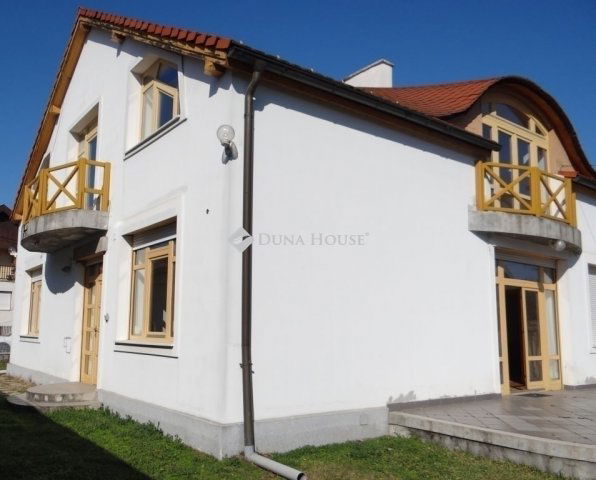 Eladó családi ház, Budapesten, XVIII. kerületben 170 M Ft