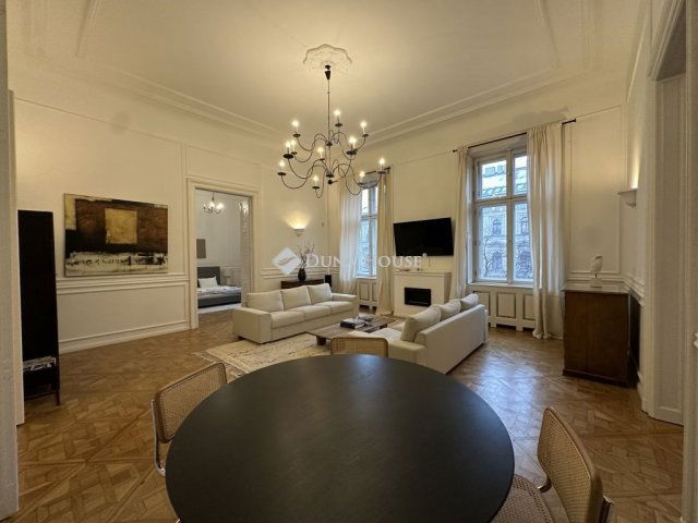 Kiadó téglalakás, albérlet, Budapesten, VI. kerületben