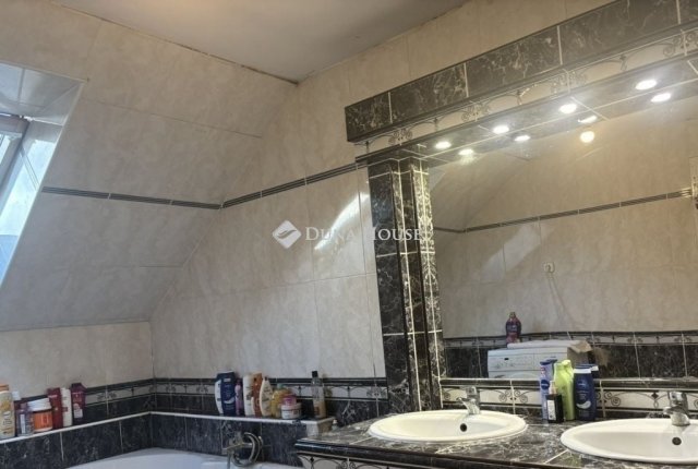 Eladó családi ház, Budapesten, XIX. kerületben 129.9 M Ft
