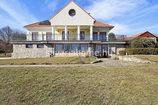 Eladó családi ház, Bozsokon 290 M Ft, 6 szobás