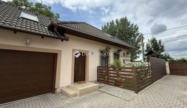 Eladó sorház, Békéscsabán 85.9 M Ft, 5 szobás