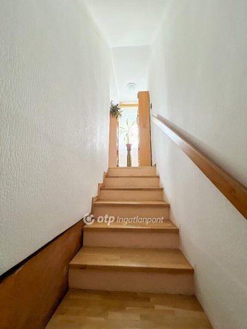 Eladó téglalakás, Budapesten, IV. kerületben 92.9 M Ft, 3 szobás